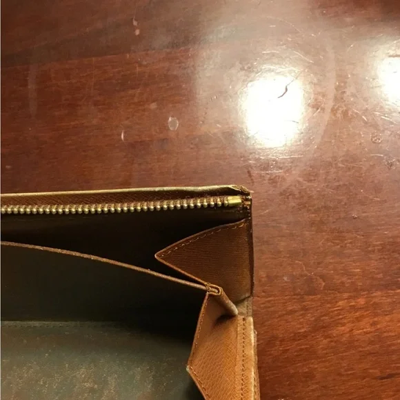 Louis Vuitton Monogram Wallet in Black and Gold - Picture 13 of 16